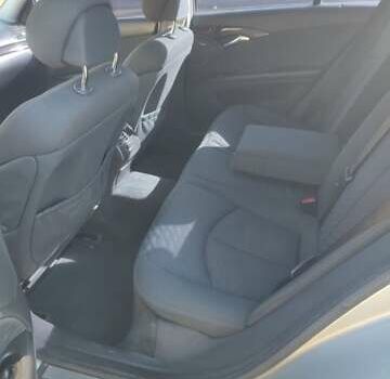 Сірий Мерседес Е-Клас, об'ємом двигуна 2.15 л та пробігом 412 тис. км за 5600 $, фото 2 на Automoto.ua