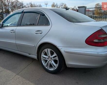 Серый Мерседес Е-Класс, объемом двигателя 2.2 л и пробегом 353 тыс. км за 3100 $, фото 2 на Automoto.ua