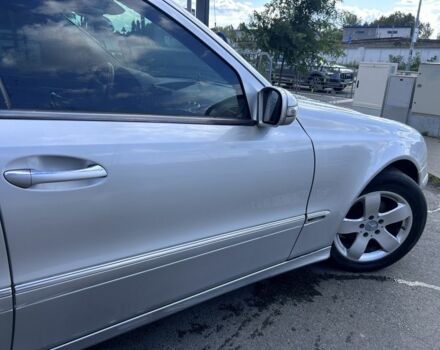 Серый Мерседес Е-Класс, объемом двигателя 3.2 л и пробегом 350 тыс. км за 6150 $, фото 5 на Automoto.ua