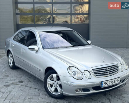 Мерседес Е-Клас 2003 у Сарнах на Automoto.ua Сірий Мерседес Е-Клас, об'ємом двигуна 2.2 л та пробігом 422 тис. км за 6999 $, фото 4 на Automoto.ua