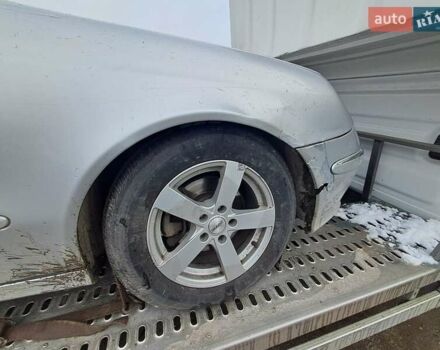 Серый Мерседес Е-Класс, объемом двигателя 2.69 л и пробегом 300 тыс. км за 4200 $, фото 5 на Automoto.ua