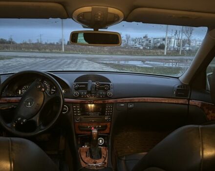 Сірий Мерседес Е-Клас, об'ємом двигуна 2.1 л та пробігом 374 тис. км за 6600 $, фото 11 на Automoto.ua