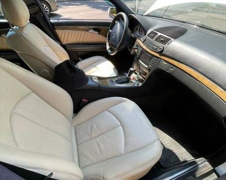 Серый Мерседес Е-Класс, объемом двигателя 2.69 л и пробегом 360 тыс. км за 5000 $, фото 5 на Automoto.ua