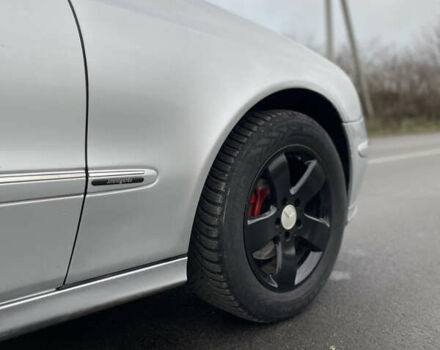 Сірий Мерседес Е-Клас, об'ємом двигуна 2.2 л та пробігом 265 тис. км за 5900 $, фото 22 на Automoto.ua