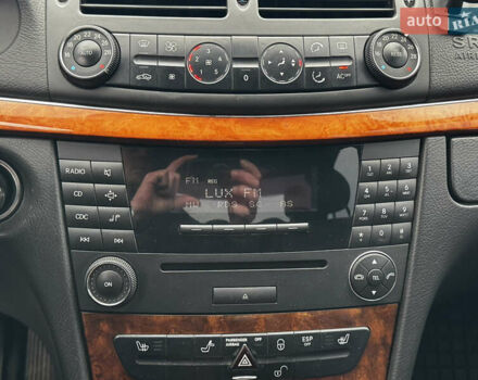 Сірий Мерседес Е-Клас, об'ємом двигуна 3.2 л та пробігом 314 тис. км за 5900 $, фото 14 на Automoto.ua