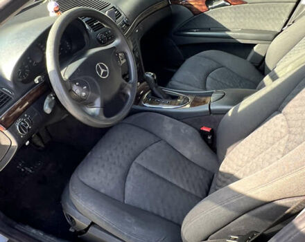 Сірий Мерседес Е-Клас, об'ємом двигуна 2.2 л та пробігом 367 тис. км за 5800 $, фото 10 на Automoto.ua