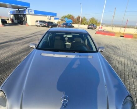 Сірий Мерседес Е-Клас, об'ємом двигуна 2.2 л та пробігом 170 тис. км за 3700 $, фото 4 на Automoto.ua