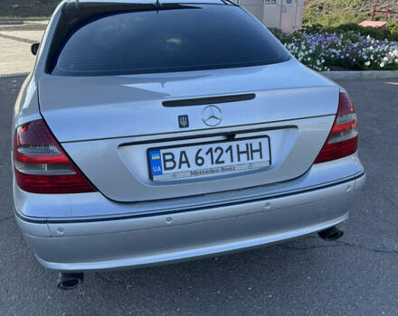 Серый Мерседес Е-Класс, объемом двигателя 3.2 л и пробегом 300 тыс. км за 6500 $, фото 4 на Automoto.ua