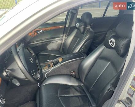 Серый Мерседес Е-Класс, объемом двигателя 2.7 л и пробегом 200 тыс. км за 8000 $, фото 5 на Automoto.ua