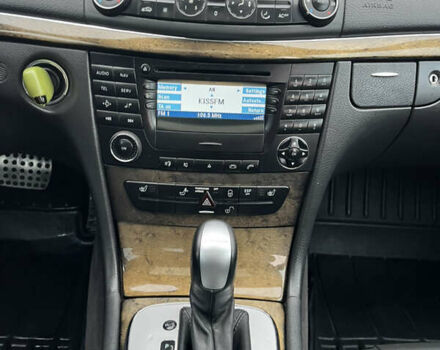 Сірий Мерседес Е-Клас, об'ємом двигуна 2.2 л та пробігом 355 тис. км за 7000 $, фото 16 на Automoto.ua