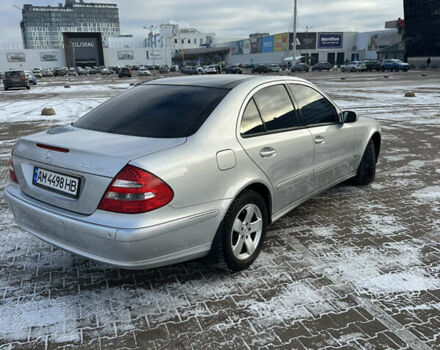 Серый Мерседес Е-Класс, объемом двигателя 1.8 л и пробегом 130 тыс. км за 8900 $, фото 4 на Automoto.ua