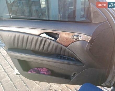 Сірий Мерседес Е-Клас, об'ємом двигуна 2.2 л та пробігом 362 тис. км за 6950 $, фото 9 на Automoto.ua
