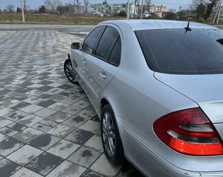 Сірий Мерседес Е-Клас, об'ємом двигуна 2.1 л та пробігом 374 тис. км за 6600 $, фото 5 на Automoto.ua