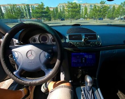Мерседес Е-Класс 2003 в Николаеве на Automoto.ua Серый Мерседес Е-Класс, объемом двигателя 3.2 л и пробегом 272 тыс. км за 5999 $, фото 6 на Automoto.ua