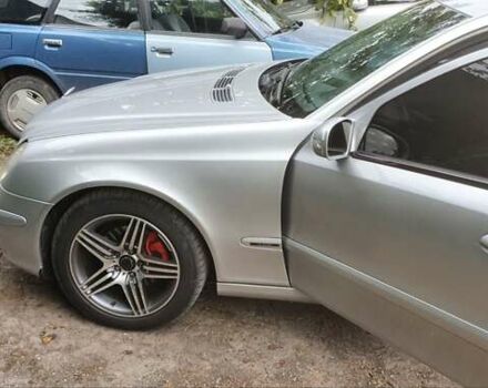 Серый Мерседес Е-Класс, объемом двигателя 2.15 л и пробегом 391 тыс. км за 4000 $, фото 3 на Automoto.ua