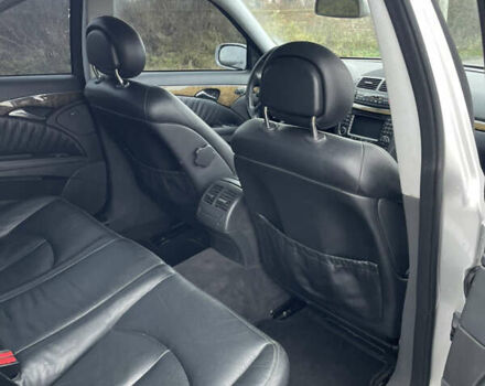 Сірий Мерседес Е-Клас, об'ємом двигуна 2.2 л та пробігом 265 тис. км за 5900 $, фото 42 на Automoto.ua