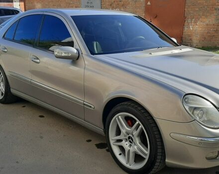 Серый Мерседес Е-Класс, объемом двигателя 3 л и пробегом 400 тыс. км за 6500 $, фото 2 на Automoto.ua