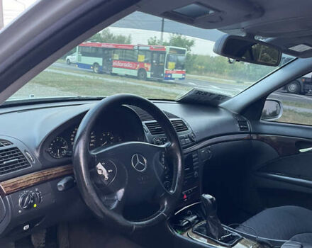 Серый Мерседес Е-Класс, объемом двигателя 2.15 л и пробегом 339 тыс. км за 5500 $, фото 9 на Automoto.ua