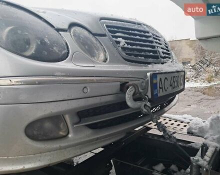Серый Мерседес Е-Класс, объемом двигателя 2.69 л и пробегом 300 тыс. км за 4200 $, фото 6 на Automoto.ua