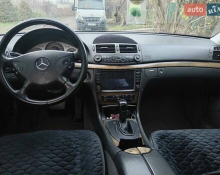 Серый Мерседес Е-Класс, объемом двигателя 2.69 л и пробегом 350 тыс. км за 6600 $, фото 5 на Automoto.ua