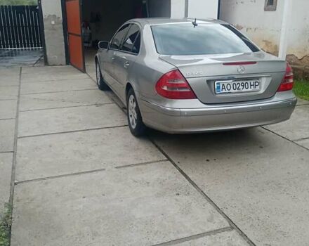 Мерседес Е-Класс 2003 в Береговом на Automoto.ua Серый Мерседес Е-Класс, объемом двигателя 3.2 л и пробегом 340 тыс. км за 6500 $, фото 2 на Automoto.ua