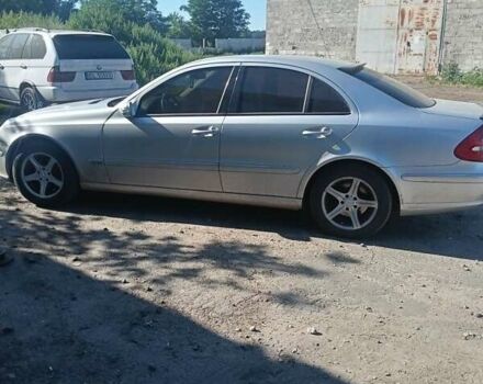 Серый Мерседес Е-Класс, объемом двигателя 2.1 л и пробегом 200 тыс. км за 6200 $, фото 2 на Automoto.ua