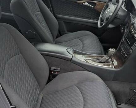 Сірий Мерседес Е-Клас, об'ємом двигуна 2.2 л та пробігом 490 тис. км за 6500 $, фото 9 на Automoto.ua