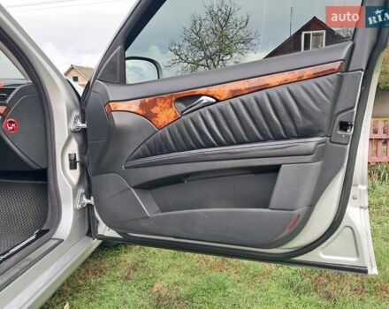 Мерседес Е-Класс 2003 в Лохвице на Automoto.ua Серый Мерседес Е-Класс, объемом двигателя 2 л и пробегом 336 тыс. км за 7000 $, фото 7 на Automoto.ua