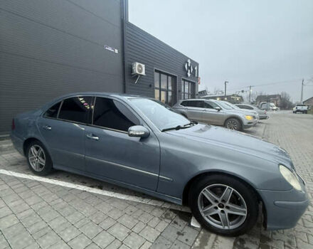 Серый Мерседес Е-Класс, объемом двигателя 3.2 л и пробегом 348 тыс. км за 6400 $, фото 3 на Automoto.ua