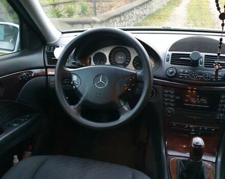 Серый Мерседес Е-Класс, объемом двигателя 1.8 л и пробегом 248 тыс. км за 4800 $, фото 20 на Automoto.ua