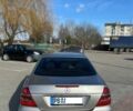 Сірий Мерседес Е-Клас, об'ємом двигуна 2.2 л та пробігом 350 тис. км за 3100 $, фото 6 на Automoto.ua