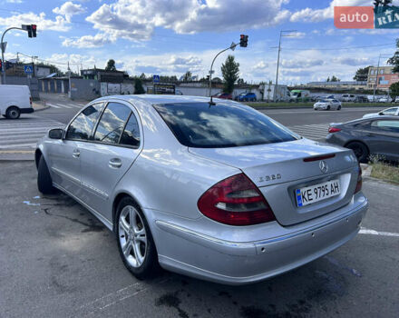 Серый Мерседес Е-Класс, объемом двигателя 3.2 л и пробегом 350 тыс. км за 6500 $, фото 3 на Automoto.ua