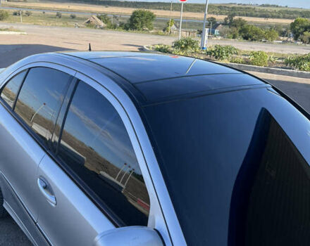 Серый Мерседес Е-Класс, объемом двигателя 3.2 л и пробегом 300 тыс. км за 6500 $, фото 5 на Automoto.ua