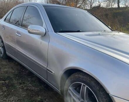 Сірий Мерседес Е-Клас, об'ємом двигуна 2.6 л та пробігом 100 тис. км за 4400 $, фото 1 на Automoto.ua