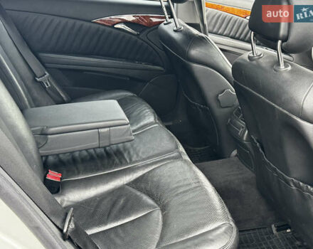 Сірий Мерседес Е-Клас, об'ємом двигуна 3.2 л та пробігом 314 тис. км за 5900 $, фото 13 на Automoto.ua