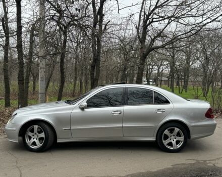 Серый Мерседес Е-Класс, объемом двигателя 3.2 л и пробегом 350 тыс. км за 5999 $, фото 4 на Automoto.ua