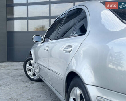 Мерседес Е-Клас 2003 у Сарнах на Automoto.ua Сірий Мерседес Е-Клас, об'ємом двигуна 2.2 л та пробігом 422 тис. км за 6999 $, фото 25 на Automoto.ua
