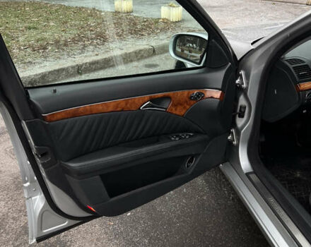 Сірий Мерседес Е-Клас, об'ємом двигуна 2.1 л та пробігом 485 тис. км за 7900 $, фото 6 на Automoto.ua