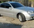 Серый Мерседес Е-Класс, объемом двигателя 1.8 л и пробегом 270 тыс. км за 6499 $, фото 2 на Automoto.ua