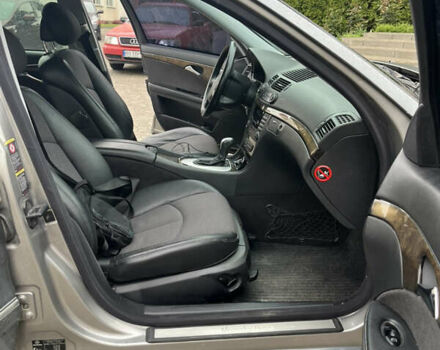 Серый Мерседес Е-Класс, объемом двигателя 3.2 л и пробегом 378 тыс. км за 6300 $, фото 6 на Automoto.ua