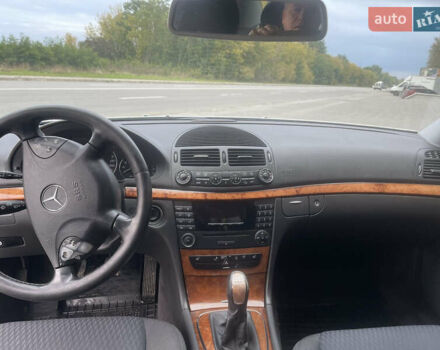 Сірий Мерседес Е-Клас, об'ємом двигуна 1.8 л та пробігом 290 тис. км за 4950 $, фото 29 на Automoto.ua