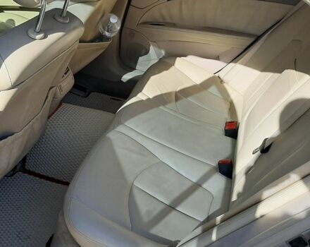 Серый Мерседес Е-Класс, объемом двигателя 3 л и пробегом 400 тыс. км за 6500 $, фото 6 на Automoto.ua