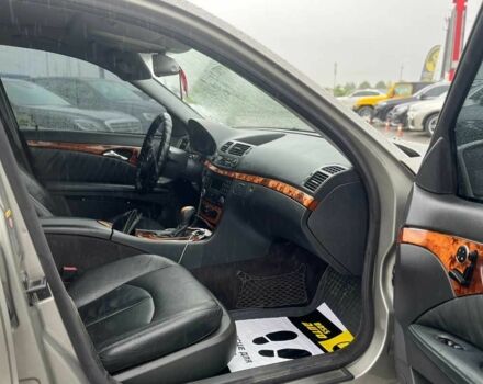 Серый Мерседес Е-Класс, объемом двигателя 3.2 л и пробегом 340 тыс. км за 6800 $, фото 8 на Automoto.ua