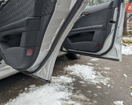 Сірий Мерседес Е-Клас, об'ємом двигуна 2.2 л та пробігом 490 тис. км за 6500 $, фото 5 на Automoto.ua