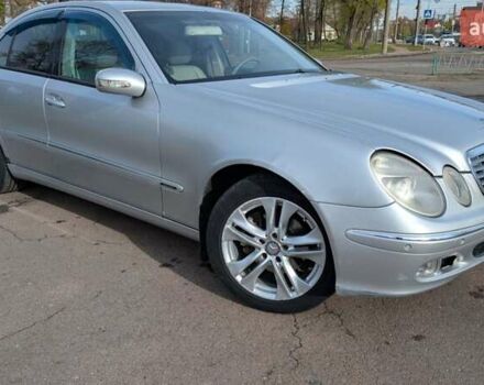 Серый Мерседес Е-Класс, объемом двигателя 2.2 л и пробегом 353 тыс. км за 3100 $, фото 5 на Automoto.ua