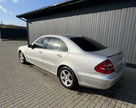 Сірий Мерседес Е-Клас, об'ємом двигуна 2.2 л та пробігом 367 тис. км за 5800 $, фото 4 на Automoto.ua