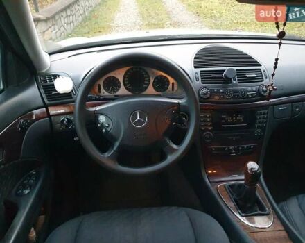 Серый Мерседес Е-Класс, объемом двигателя 1.8 л и пробегом 248 тыс. км за 4800 $, фото 21 на Automoto.ua