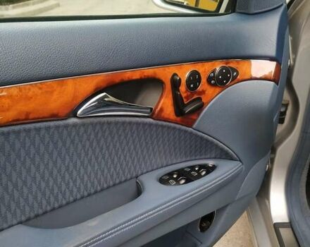 Серый Мерседес Е-Класс, объемом двигателя 1.8 л и пробегом 157 тыс. км за 8500 $, фото 4 на Automoto.ua