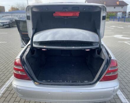 Серый Мерседес Е-Класс, объемом двигателя 2.7 л и пробегом 200 тыс. км за 8000 $, фото 3 на Automoto.ua