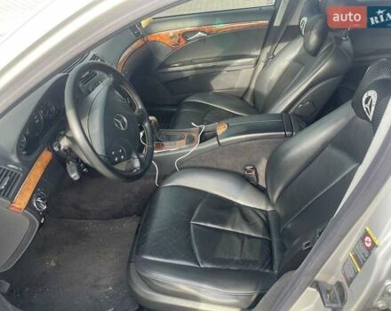 Серый Мерседес Е-Класс, объемом двигателя 2.7 л и пробегом 200 тыс. км за 8000 $, фото 7 на Automoto.ua